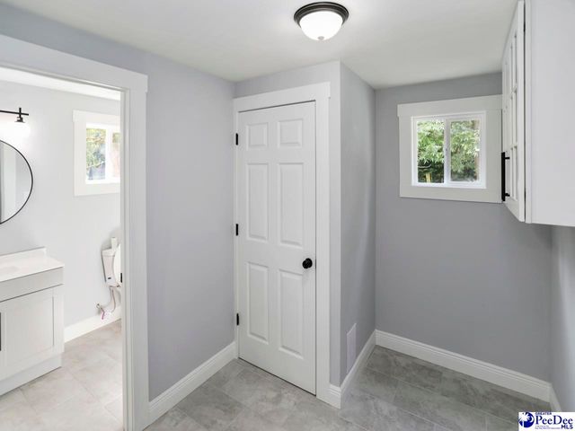 906 Gladstone, Florence, SC 29501