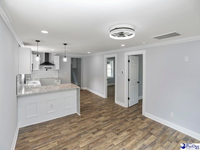 906 Gladstone, Florence, SC 29501