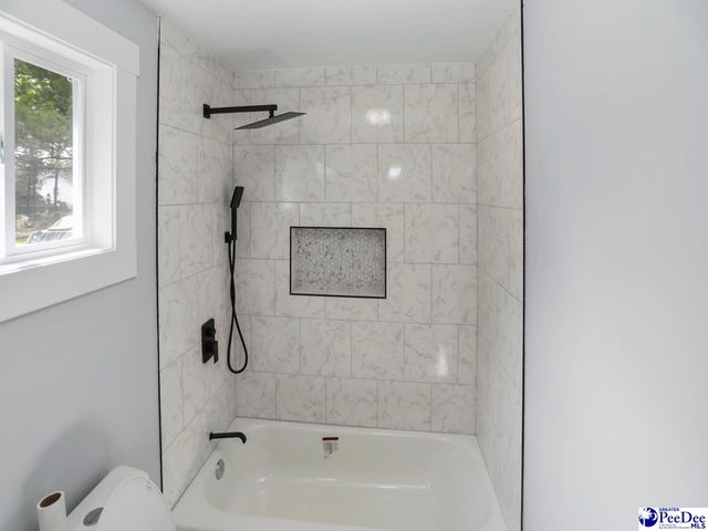 906 Gladstone, Florence, SC 29501