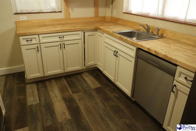 806 S Eight st, Hartsville, SC 29501