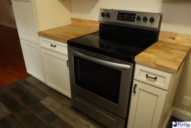 806 S Eight st, Hartsville, SC 29501