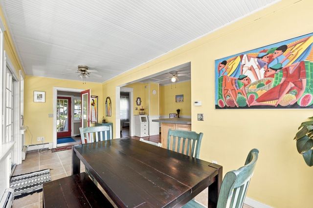 143 Park St, Easthampton, MA 01027