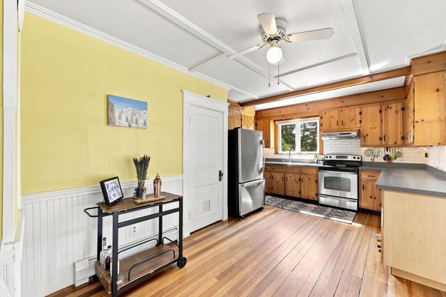 143 Park St, Easthampton, MA 01027