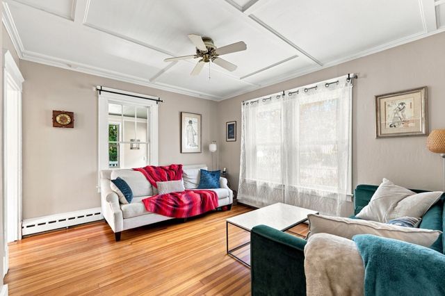 143 Park St, Easthampton, MA 01027