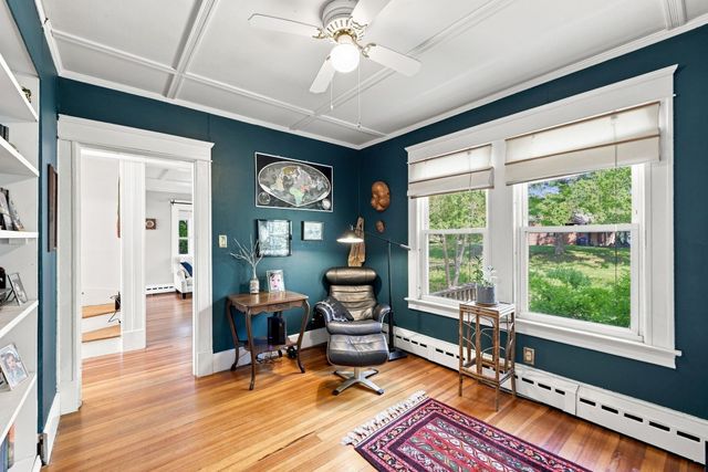 143 Park St, Easthampton, MA 01027