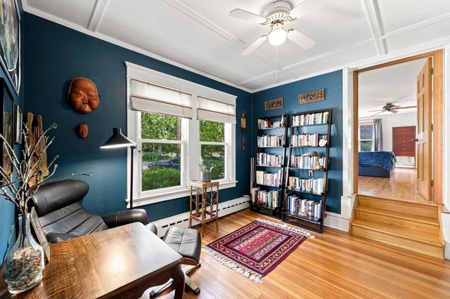 143 Park St, Easthampton, MA 01027
