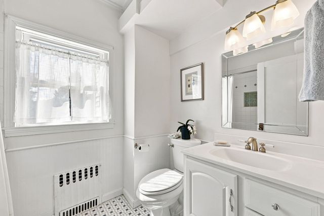 143 Park St, Easthampton, MA 01027