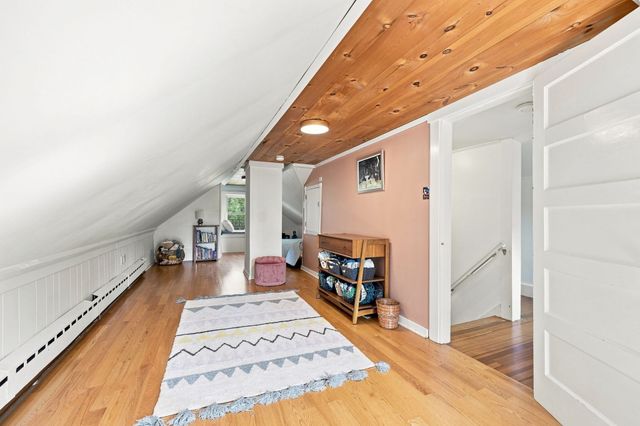 143 Park St, Easthampton, MA 01027
