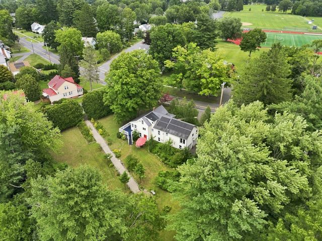 143 Park St, Easthampton, MA 01027