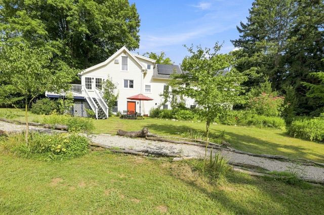 143 Park St, Easthampton, MA 01027