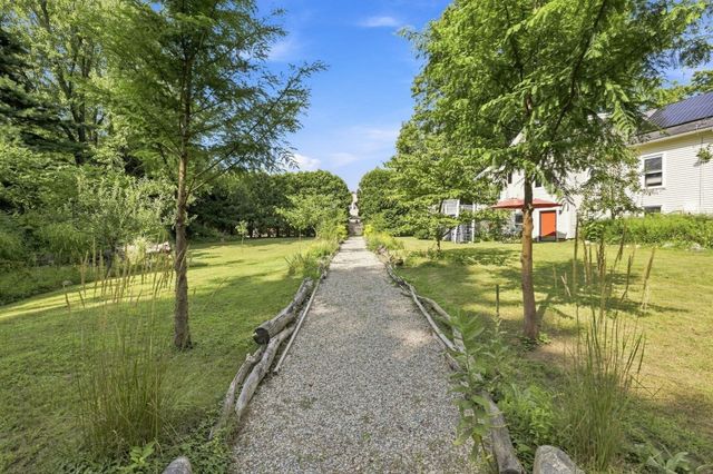 143 Park St, Easthampton, MA 01027