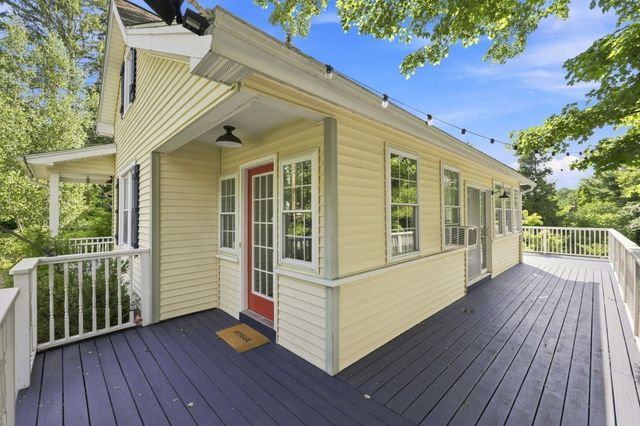 143 Park St, Easthampton, MA 01027