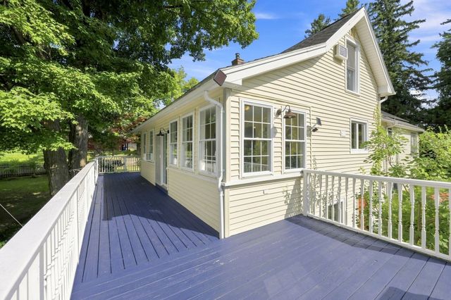 143 Park St, Easthampton, MA 01027