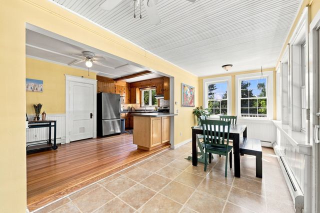 143 Park St, Easthampton, MA 01027