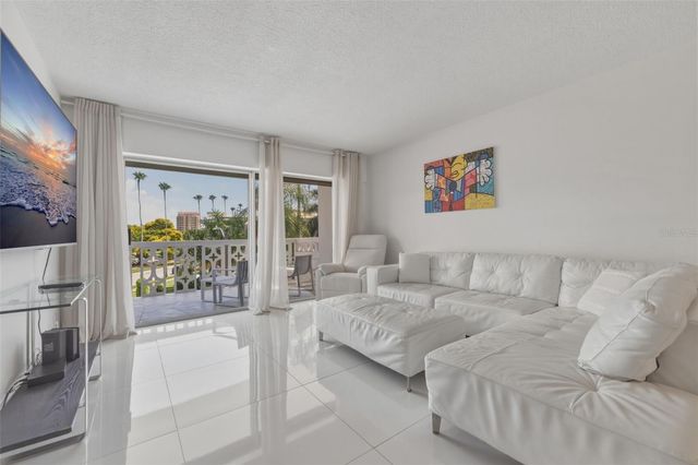 1100 N SHORE DRIVE NE 304, St Petersburg, FL 33701