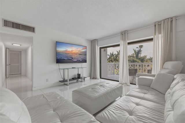 1100 N SHORE DRIVE NE 304, St Petersburg, FL 33701
