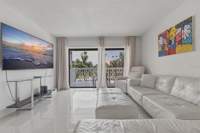 1100 N SHORE DRIVE NE 304, St Petersburg, FL 33701
