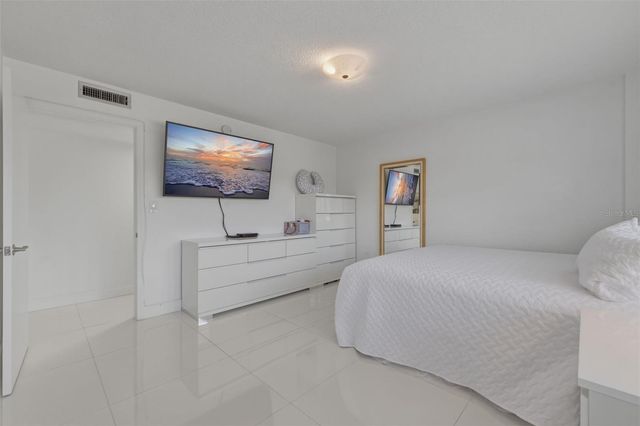1100 N SHORE DRIVE NE 304, St Petersburg, FL 33701