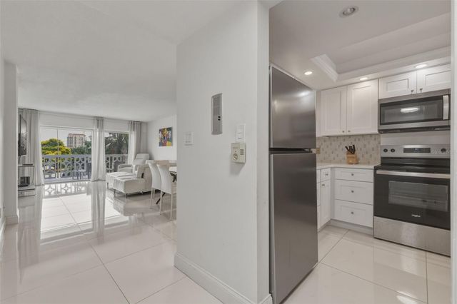 1100 N SHORE DRIVE NE 304, St Petersburg, FL 33701