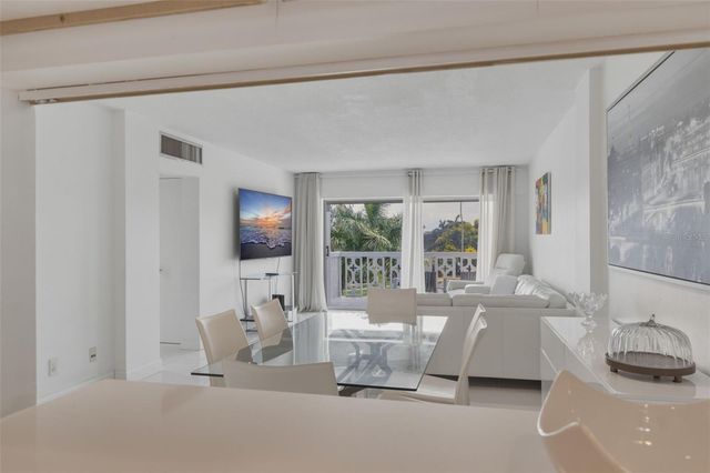 1100 N SHORE DRIVE NE 304, St Petersburg, FL 33701