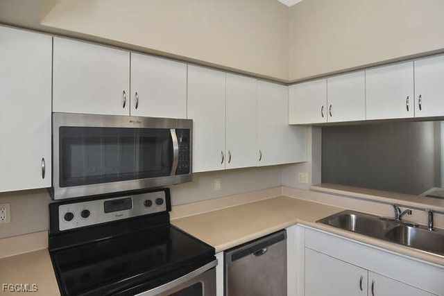 8331 Bernwood Cove LOOP 1402, Fort Myers, FL 33966