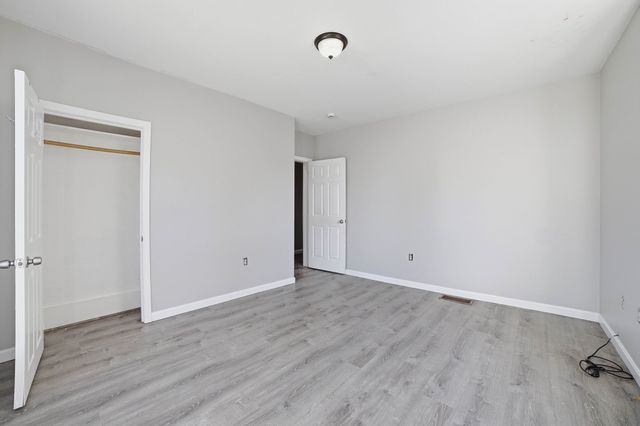 9 Freeland St 1R, Worcester, MA 01603