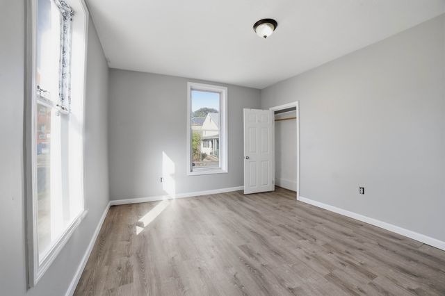 9 Freeland St 1R, Worcester, MA 01603