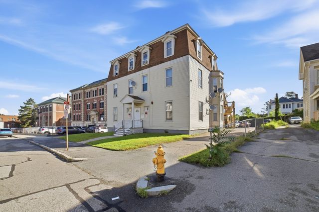 9 Freeland St 1R, Worcester, MA 01603