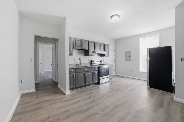 9 Freeland St 1R, Worcester, MA 01603