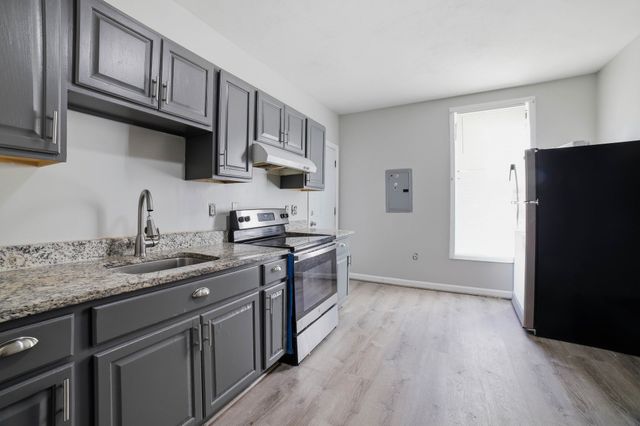 9 Freeland St 1R, Worcester, MA 01603