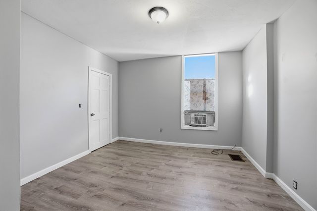 9 Freeland St 1R, Worcester, MA 01603