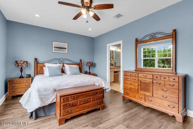 7 Festival Court, Howell, NJ 07731