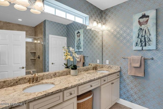 7 Festival Court, Howell, NJ 07731