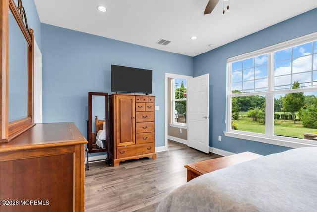 7 Festival Court, Howell, NJ 07731