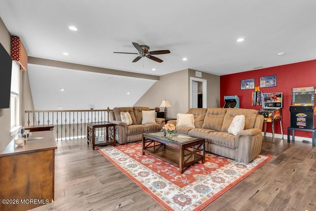 7 Festival Court, Howell, NJ 07731