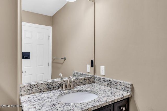 7 Festival Court, Howell, NJ 07731