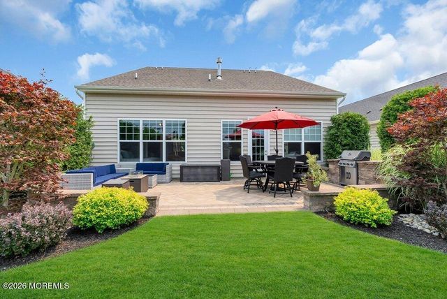 7 Festival Court, Howell, NJ 07731