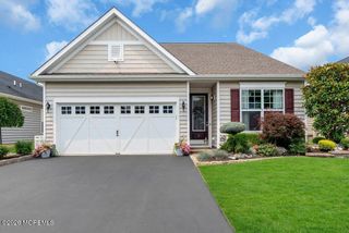 7 Festival Court, Howell, NJ 07731