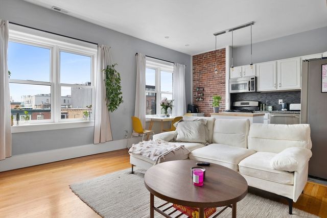 705 Massachusetts Avenue 8, Boston, MA 02118