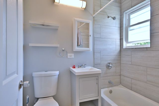 5125 S Elizabeth Street, Chicago, IL 60609