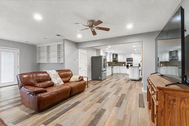 24511 Sunny Glen Dr Drive, Houston, TX 77336