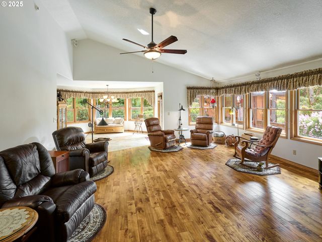 23456 S SCHIEFFER Rd, Colton, OR 97017