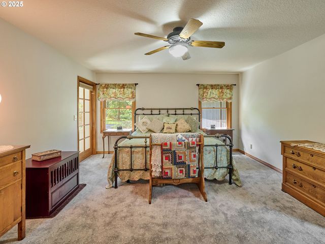 23456 S SCHIEFFER Rd, Colton, OR 97017