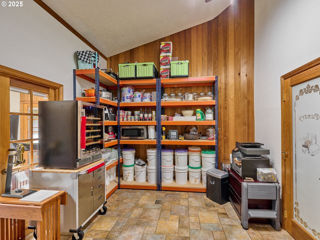 23456 S SCHIEFFER Rd, Colton, OR 97017
