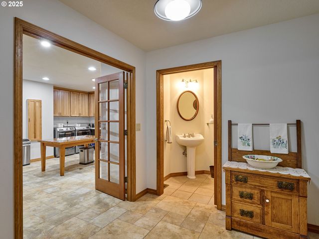 23456 S SCHIEFFER Rd, Colton, OR 97017