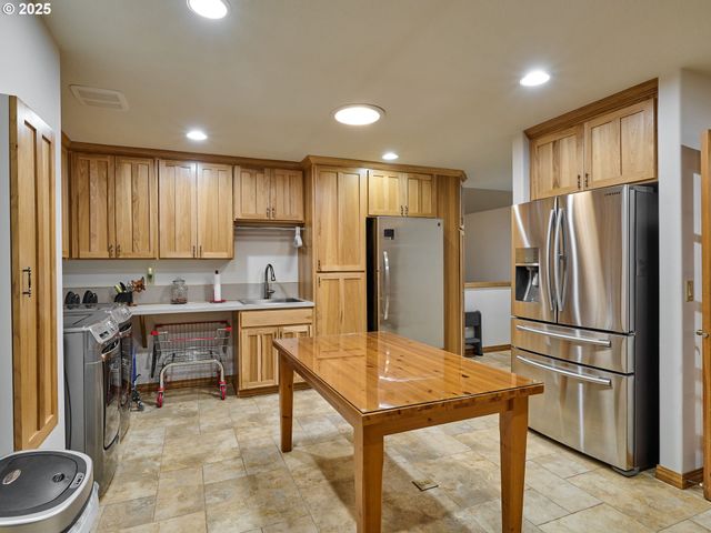 23456 S SCHIEFFER Rd, Colton, OR 97017
