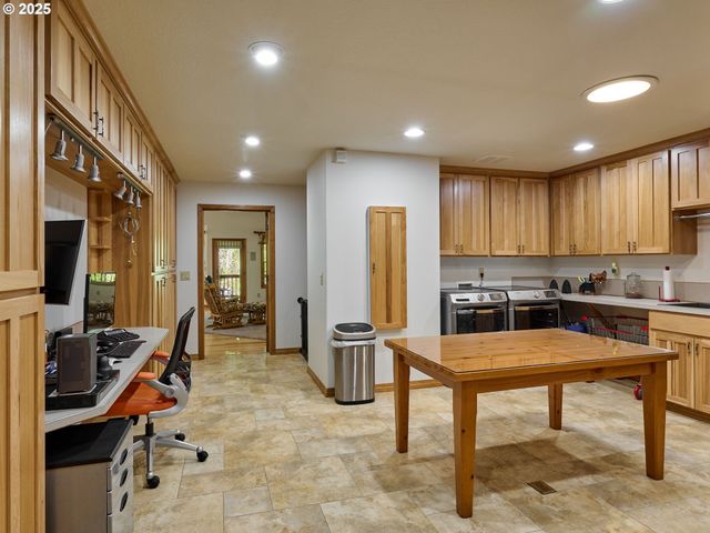 23456 S SCHIEFFER Rd, Colton, OR 97017