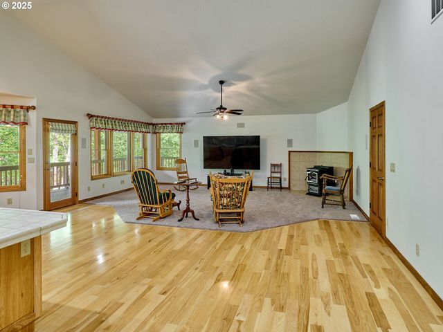 23456 S SCHIEFFER Rd, Colton, OR 97017