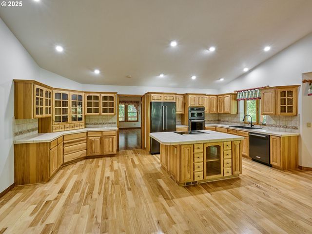23456 S SCHIEFFER Rd, Colton, OR 97017
