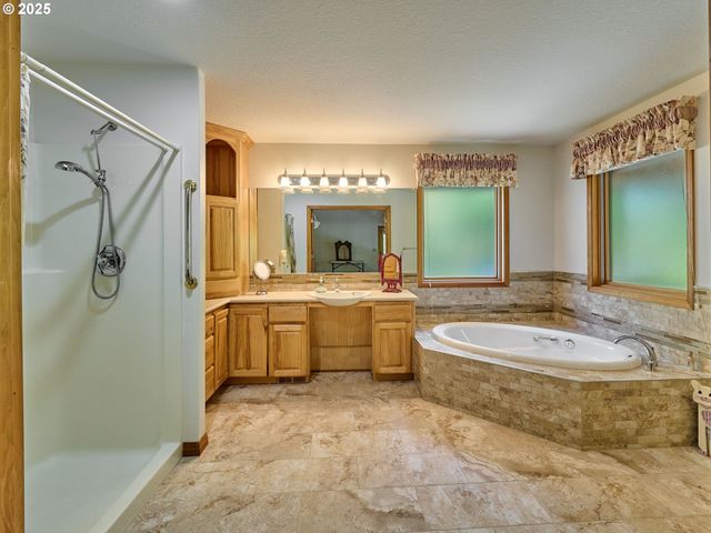 23456 S SCHIEFFER Rd, Colton, OR 97017